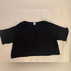 Loose and flowy Black V-Neck Crop Top